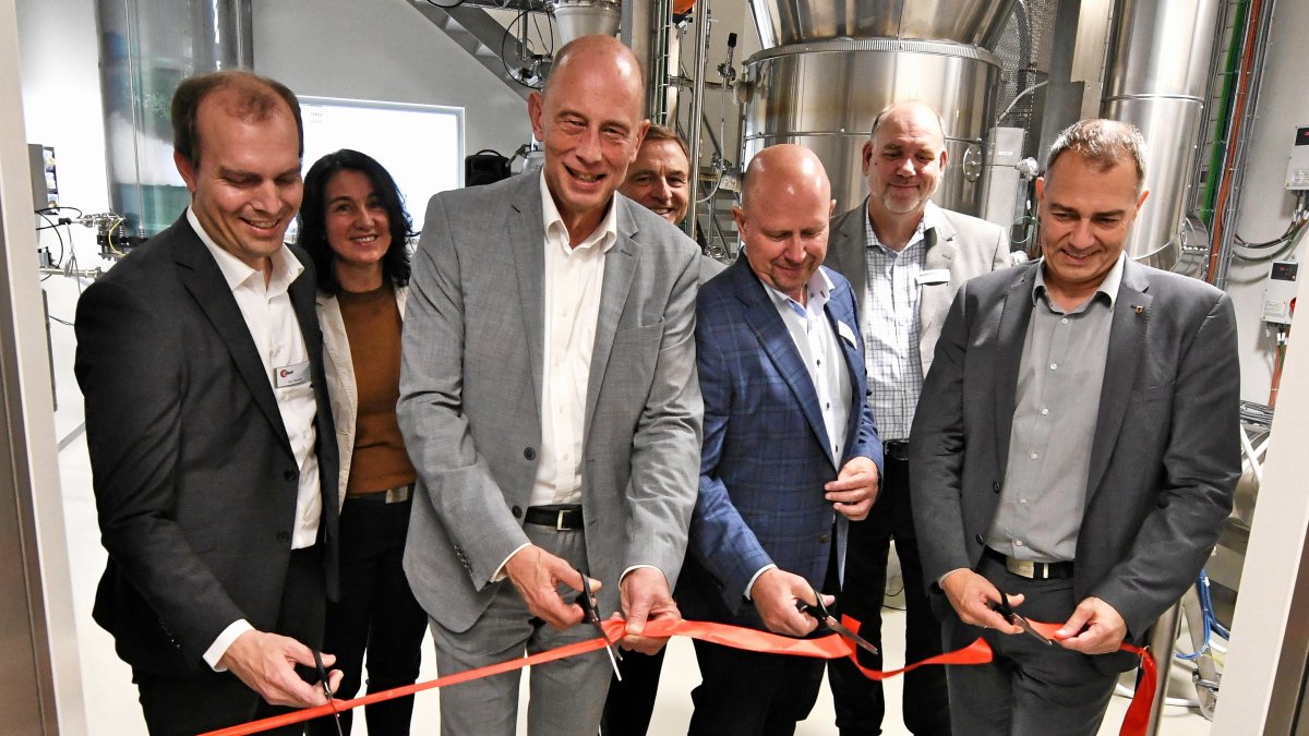 Ceremonial inauguration of the Merck CVD plant at the Glatt Technology Center in Weimar on June 30, 2023